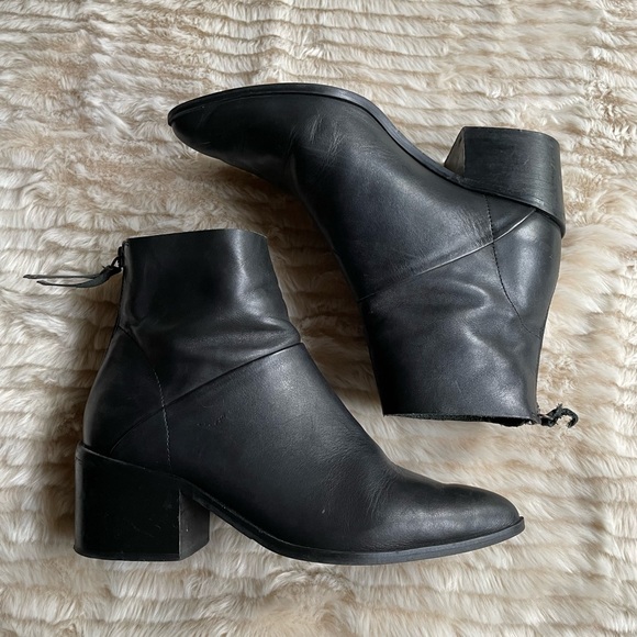 TopShop Leather Booties Size 7.5 Stacked Heel 90s Pointed Toe - Picture 1 of 5